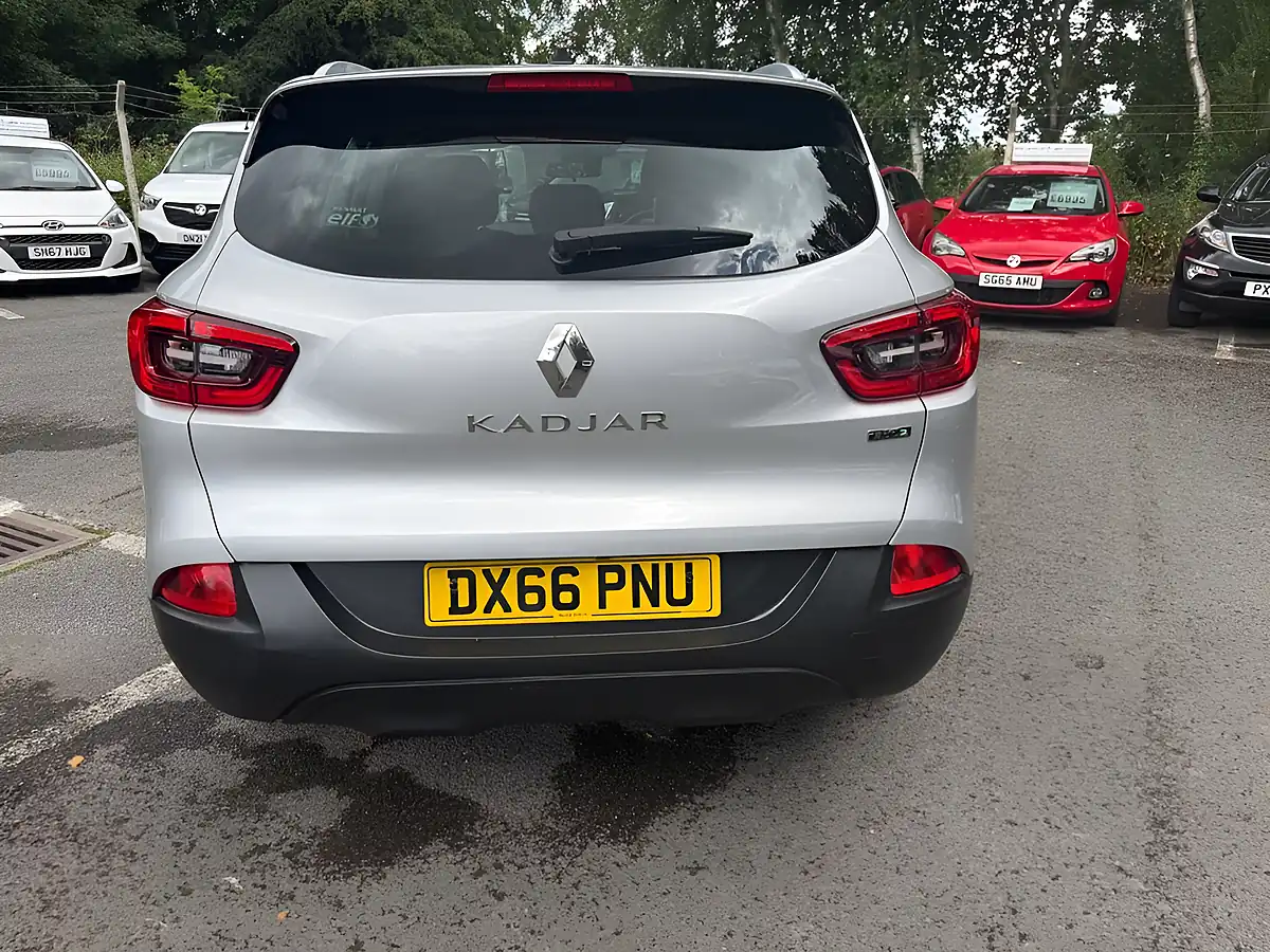 Used 2016 Renault Kadjar Dynamique Nav Silver - Interior and Exterior details 6