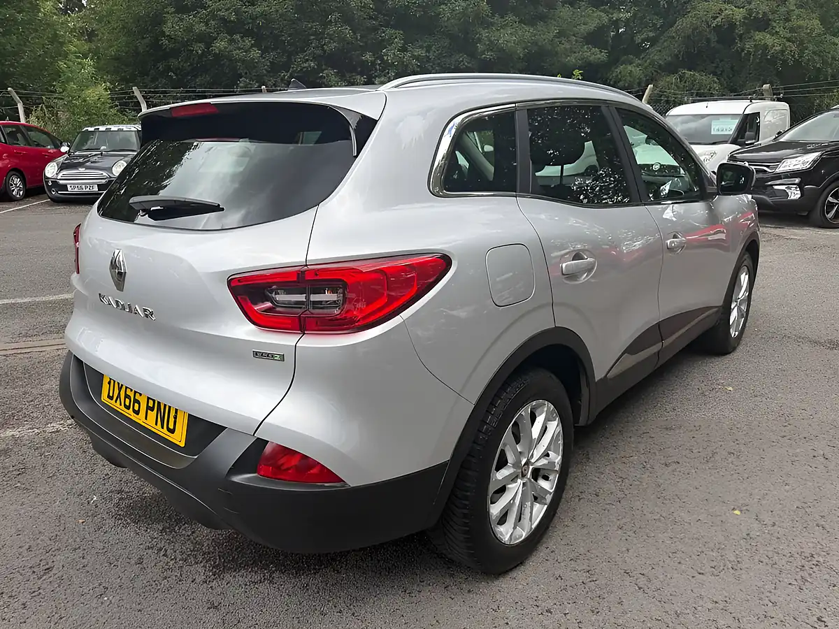 Used 2016 Renault Kadjar Dynamique Nav Silver - Interior and Exterior details 7