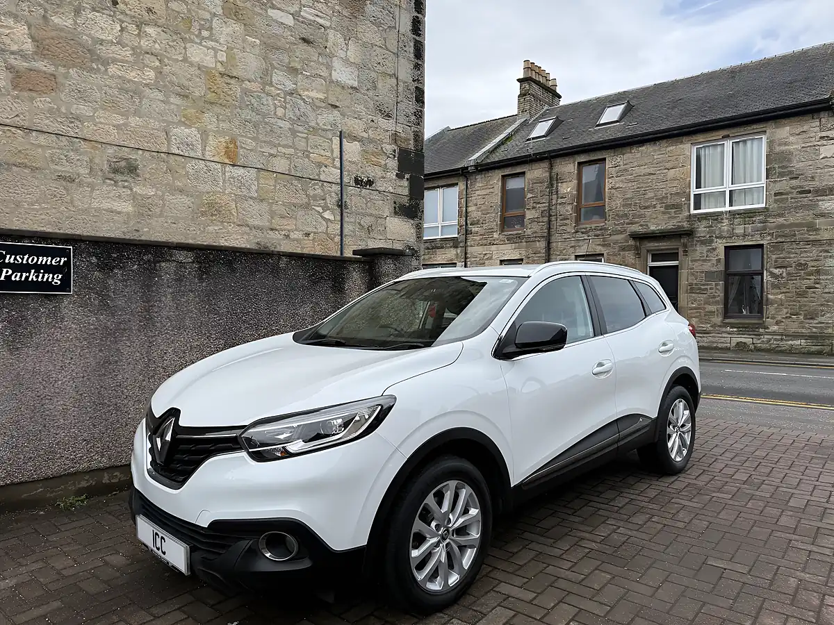 Used 2016 Renault Kadjar Dynamique Nav White - Interior and Exterior details 14