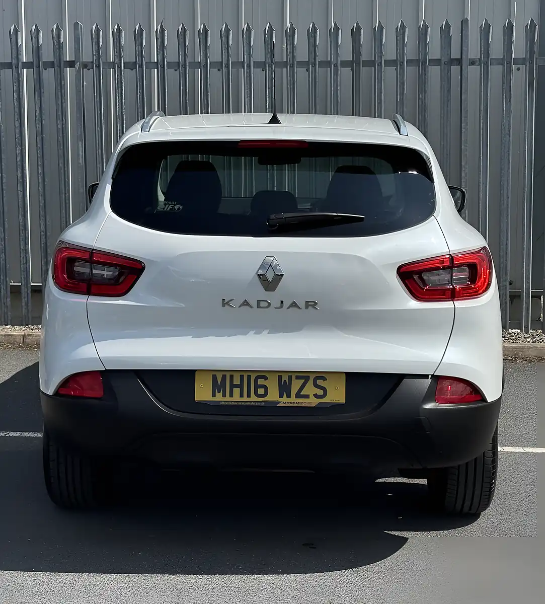 Used 2016 Renault Kadjar Dynamique Nav White - Interior and Exterior details 6
