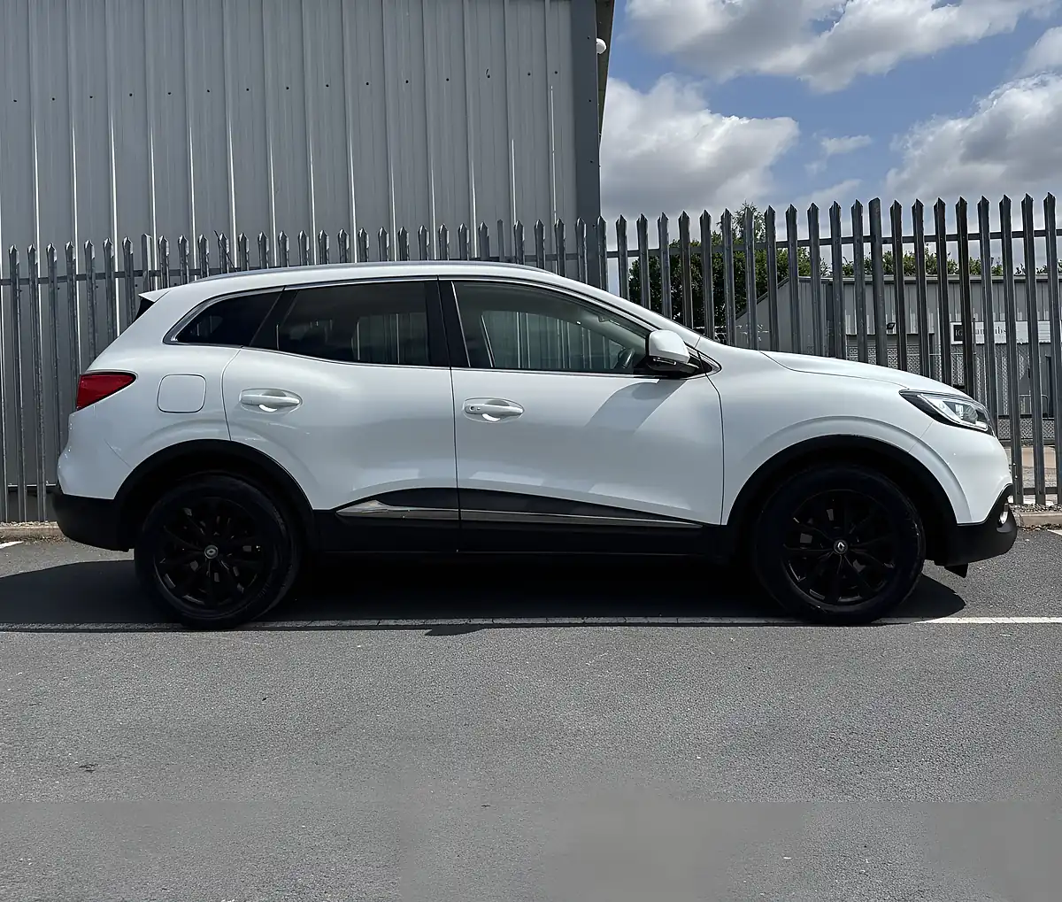 Used 2016 Renault Kadjar Dynamique Nav White - Interior and Exterior details 7