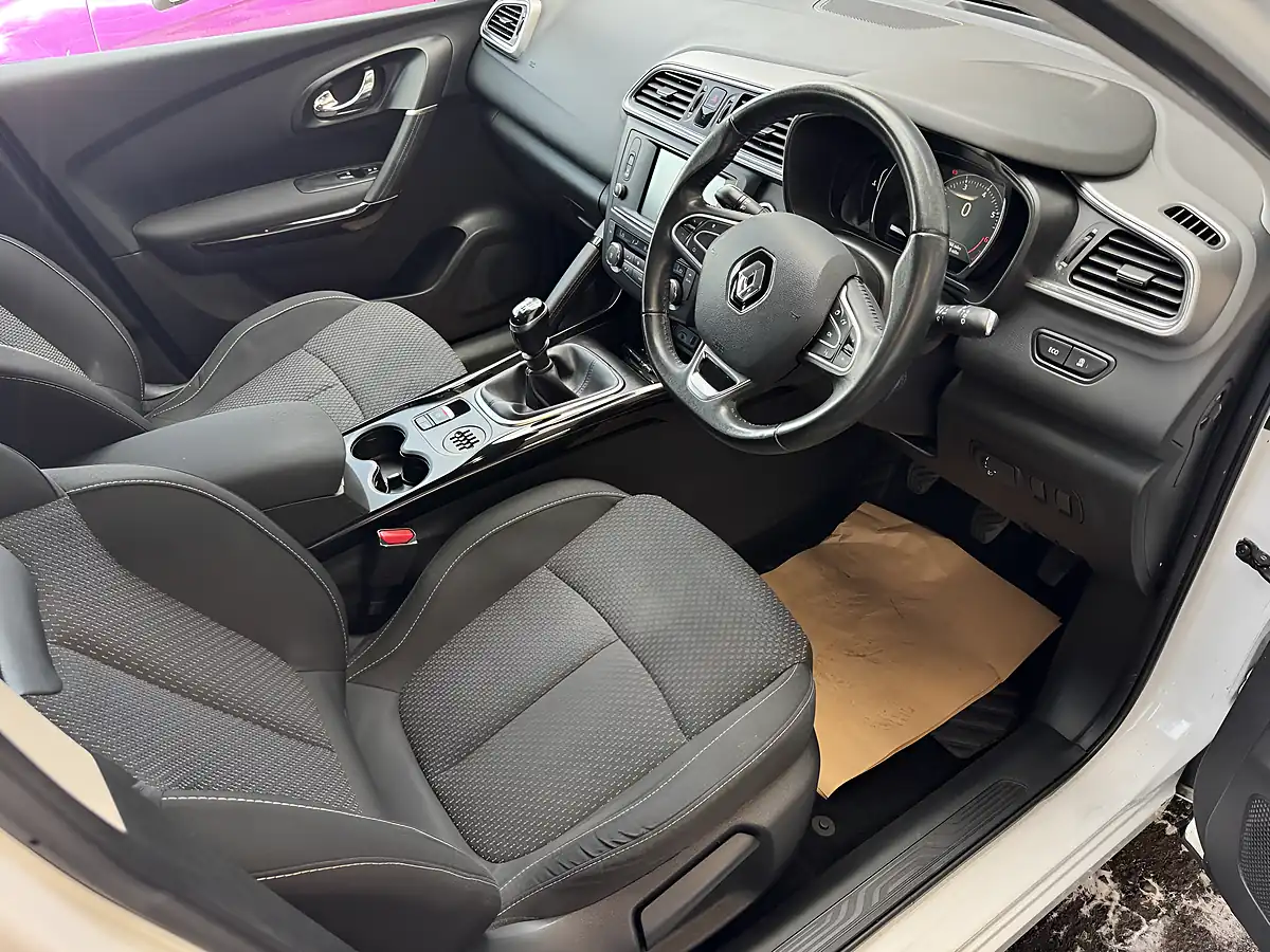 Used 2016 Renault Kadjar Dynamique Nav White - Interior and Exterior details 9