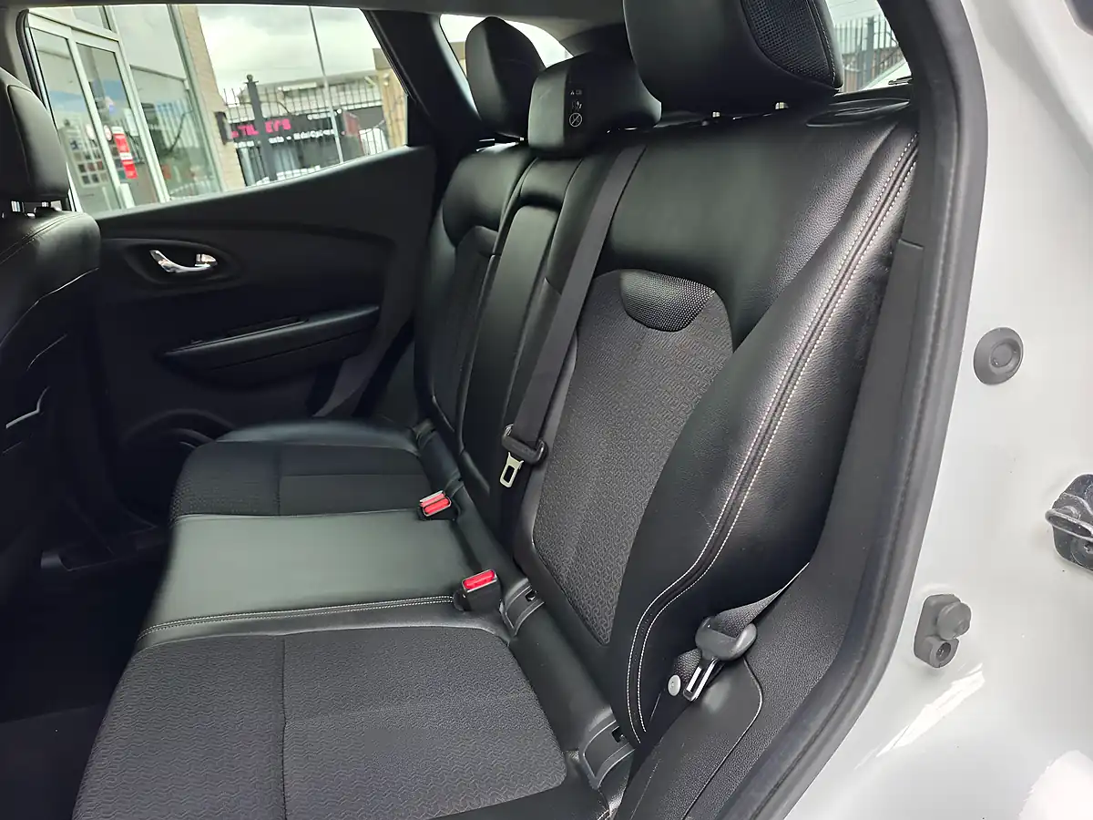 Used 2016 Renault Kadjar Dynamique Nav White - Interior and Exterior details 11