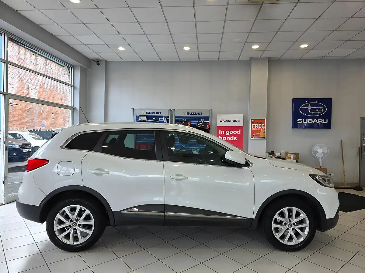 Used 2016 Renault Kadjar Dynamique Nav White - Interior and Exterior details 6