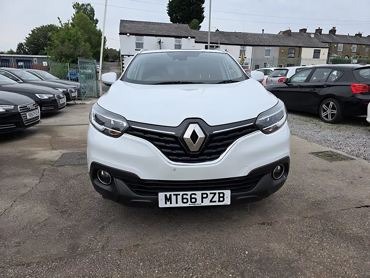 Used 2016 Renault Kadjar Dynamique Nav White - Front View