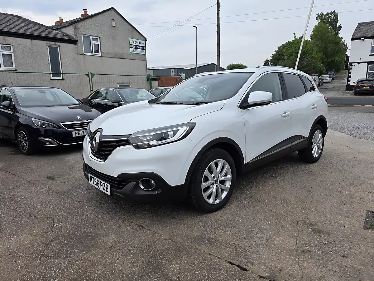 Used 2016 Renault Kadjar Dynamique Nav White - Interior and Exterior details 3