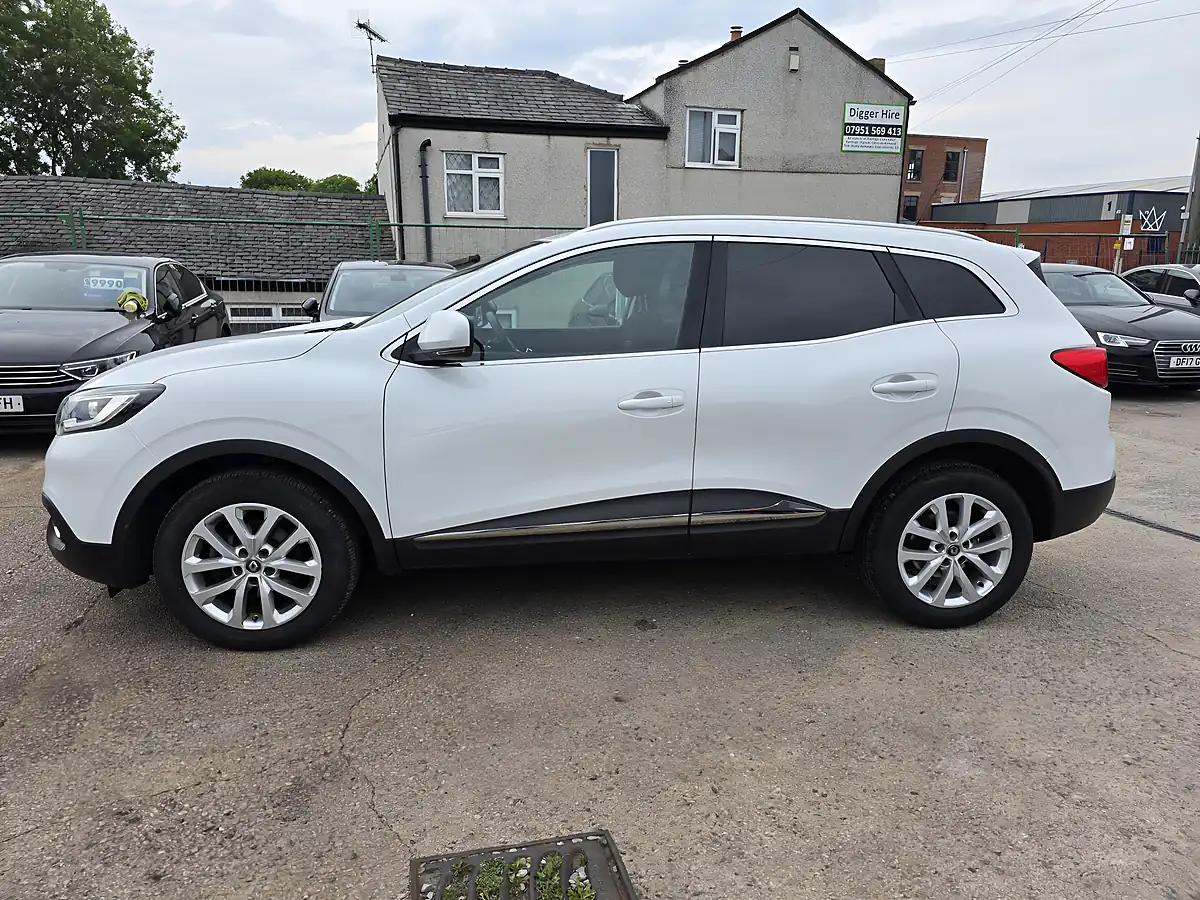 Used 2016 Renault Kadjar Dynamique Nav White - Interior and Exterior details 4