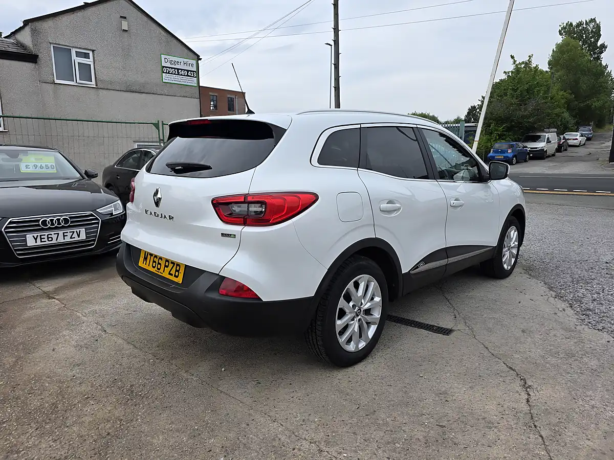 Used 2016 Renault Kadjar Dynamique Nav White - Interior and Exterior details 6