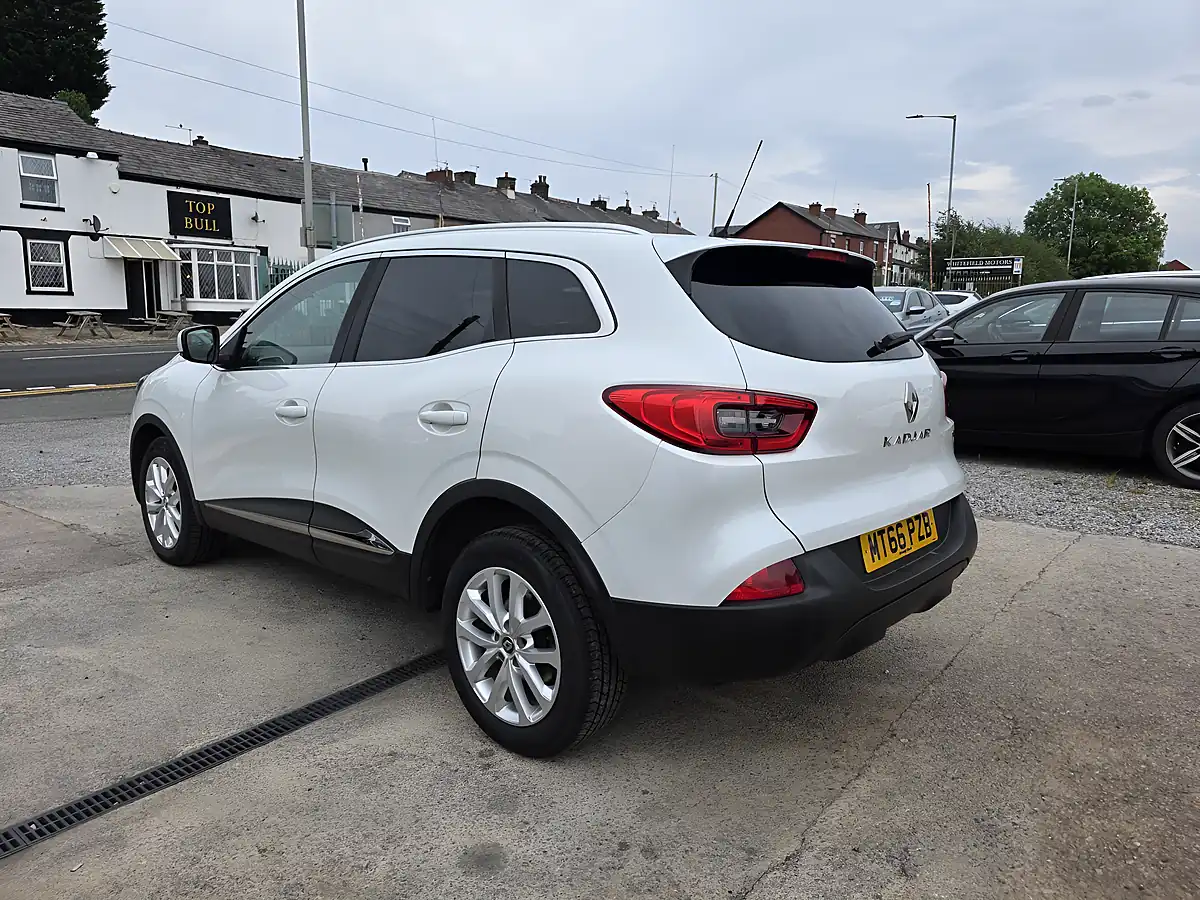 Used 2016 Renault Kadjar Dynamique Nav White - Interior and Exterior details 8