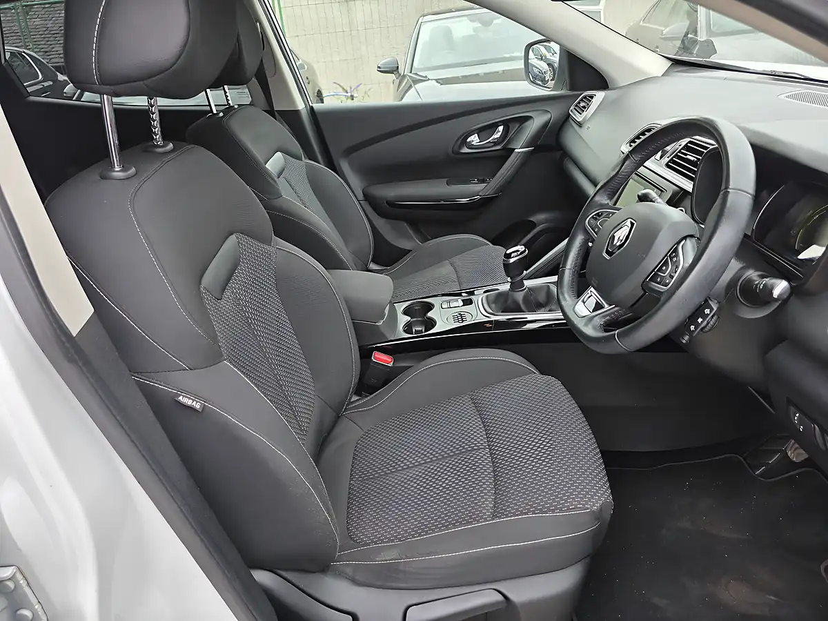 Used 2016 Renault Kadjar Dynamique Nav White - Interior and Exterior details 9