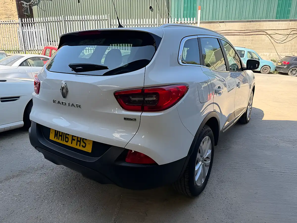 Used 2016 Renault Kadjar Dynamique Nav White - Interior and Exterior details 7