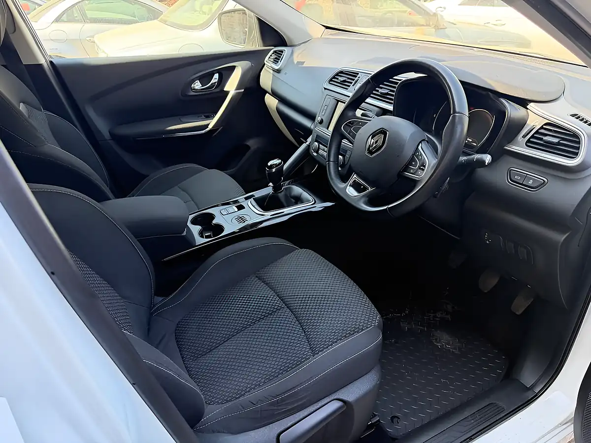 Used 2016 Renault Kadjar Dynamique Nav White - Interior and Exterior details 9