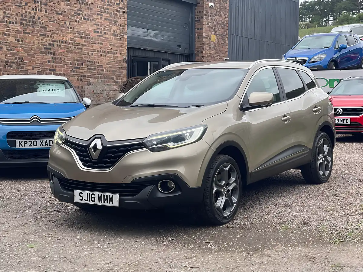Used 2016 Renault Kadjar Dynamique S Nav Beige - Front View