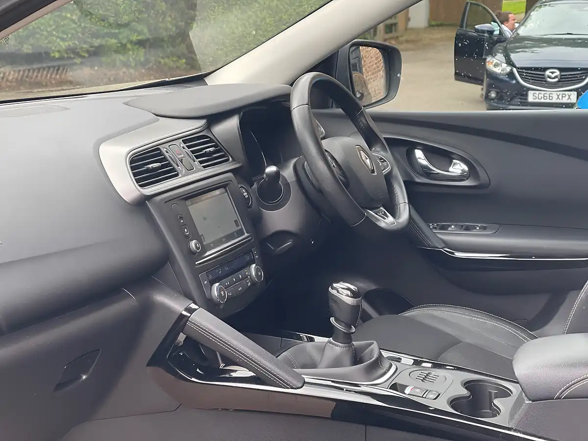 Used 2016 Renault Kadjar Dynamique S Nav Beige - Interior and Exterior details 19