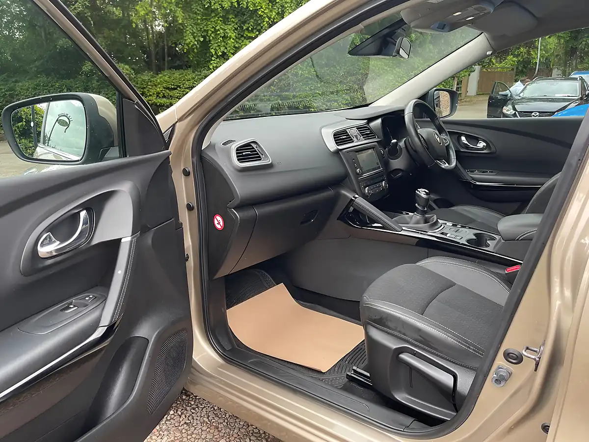 Used 2016 Renault Kadjar Dynamique S Nav Beige - Interior and Exterior details 20