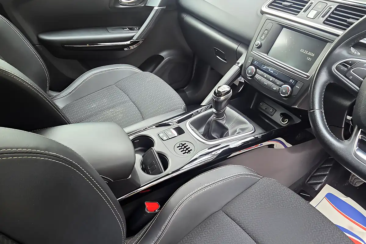 Used 2016 Renault Kadjar Dynamique S Nav Black - Interior and Exterior details 13