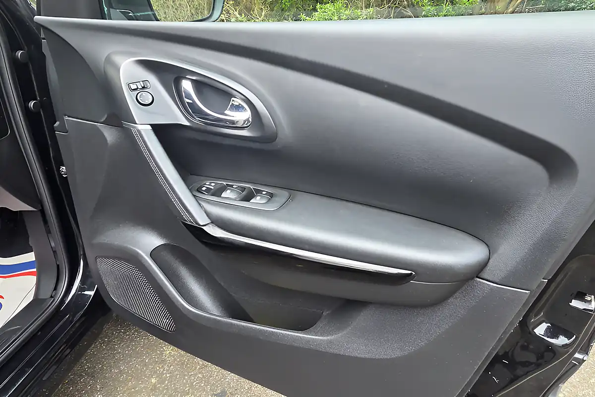 Used 2016 Renault Kadjar Dynamique S Nav Black - Interior and Exterior details 15
