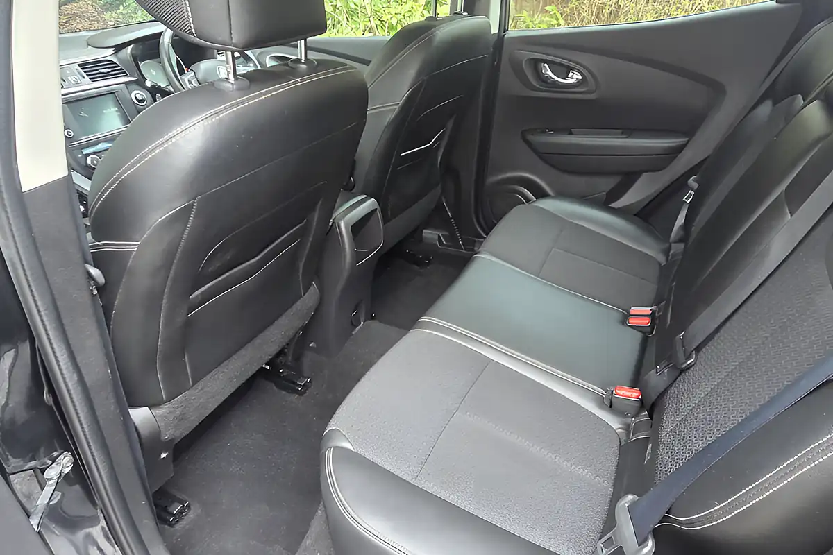 Used 2016 Renault Kadjar Dynamique S Nav Black - Interior and Exterior details 8