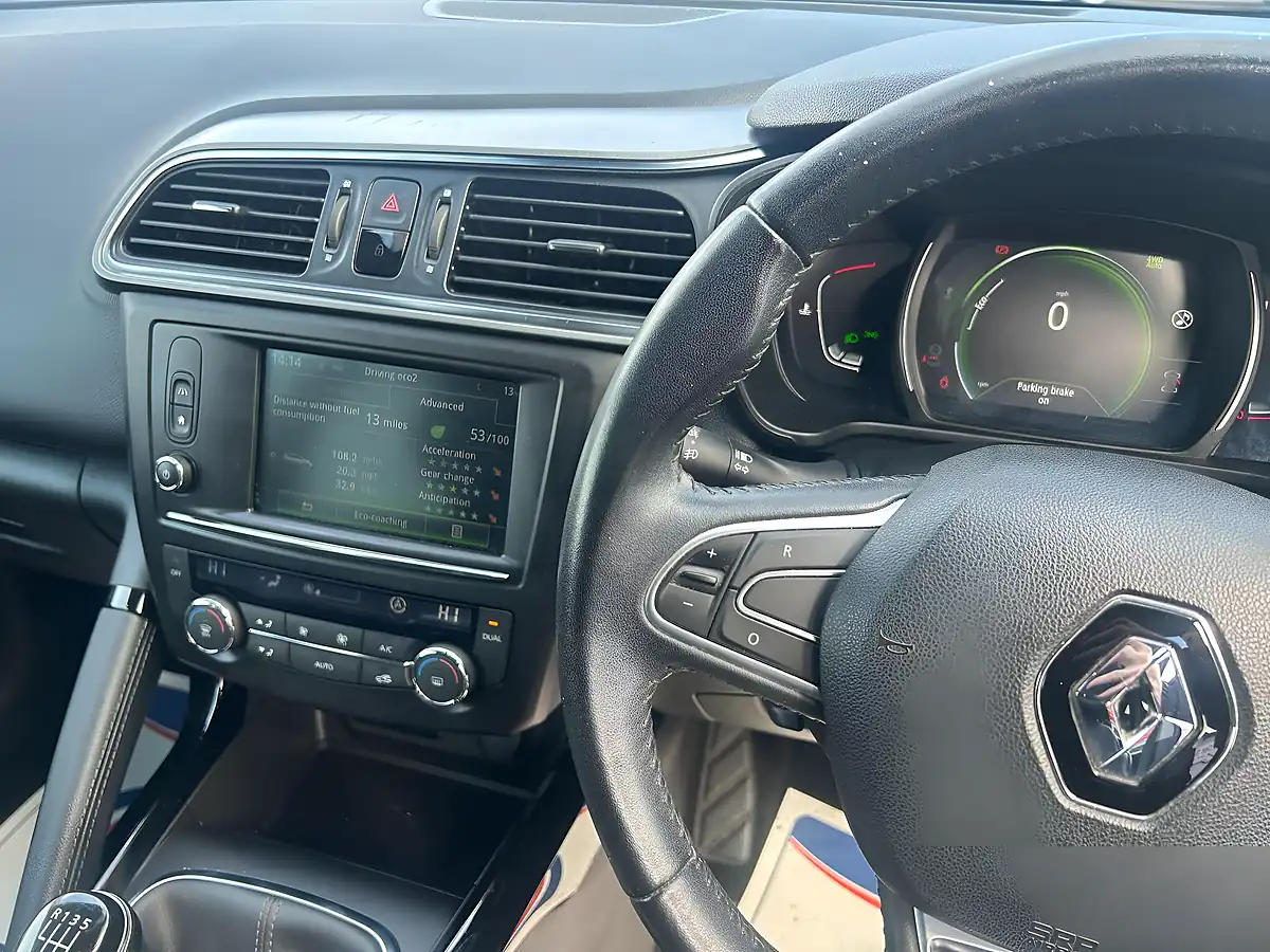Used 2016 Renault Kadjar Dynamique S Nav Black - Interior and Exterior details 14