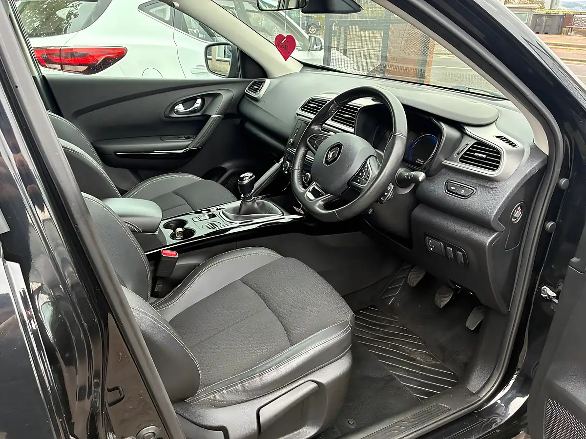 Used 2016 Renault Kadjar Dynamique S Nav Black - Interior and Exterior details 12
