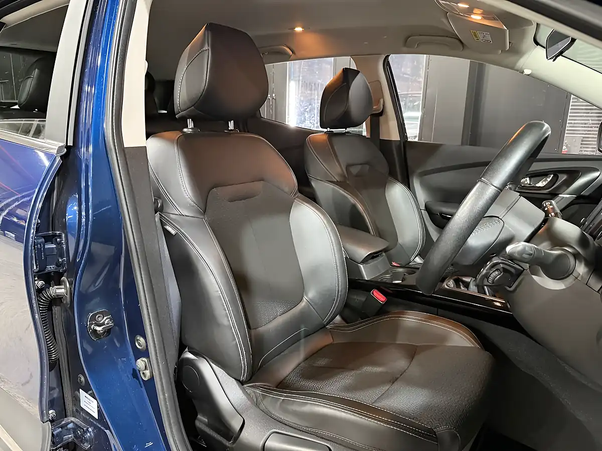 Used 2016 Renault Kadjar Dynamique S Nav Blue - Interior and Exterior details 11