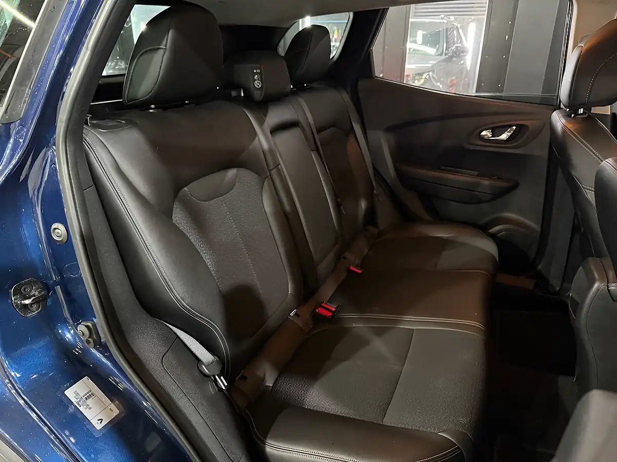 Used 2016 Renault Kadjar Dynamique S Nav Blue - Interior and Exterior details 16