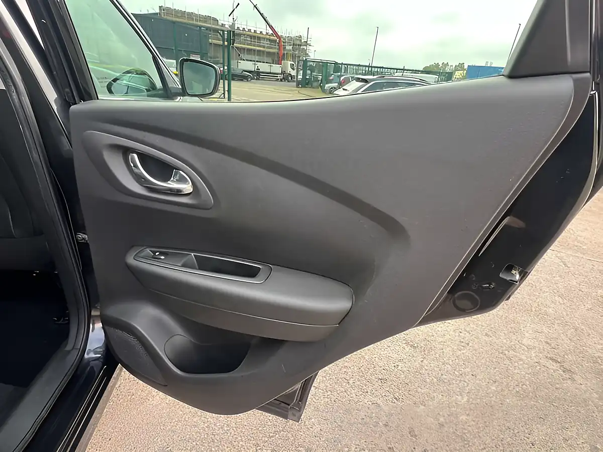 Used 2016 Renault Kadjar Dynamique S Nav Diamond Black - Interior and Exterior details 15