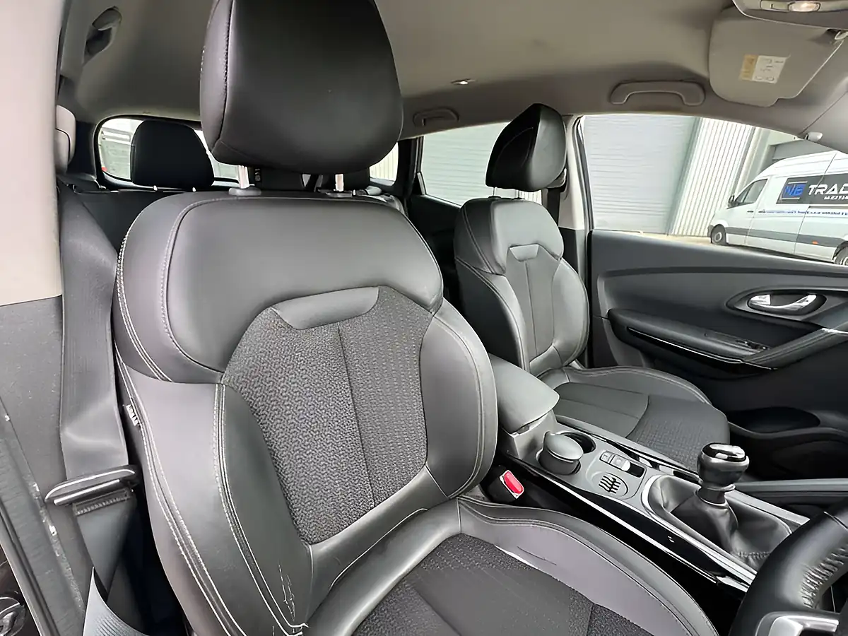 Used 2016 Renault Kadjar Dynamique S Nav Diamond Black - Interior and Exterior details 9