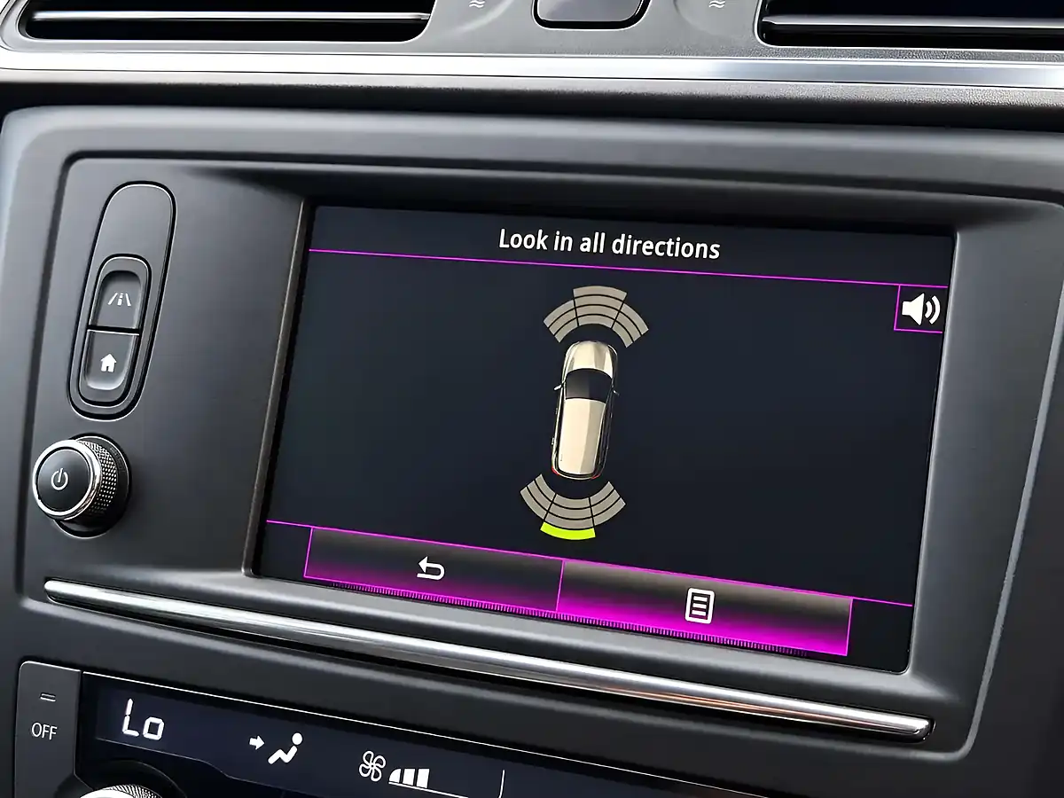 Used 2016 Renault Kadjar Dynamique S Nav Grey - Interior and Exterior details 16