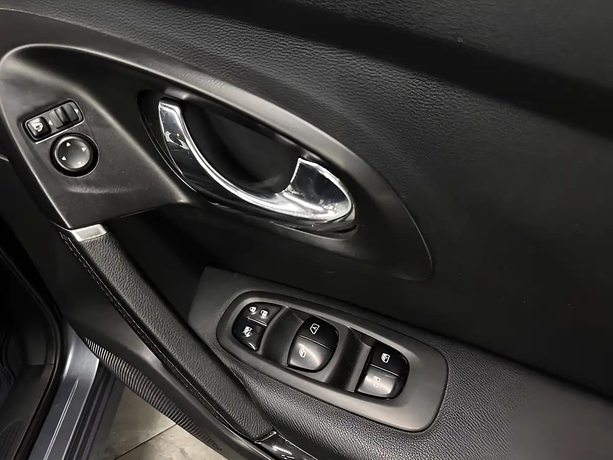 Used 2016 Renault Kadjar Dynamique S Nav Grey - Interior and Exterior details 9