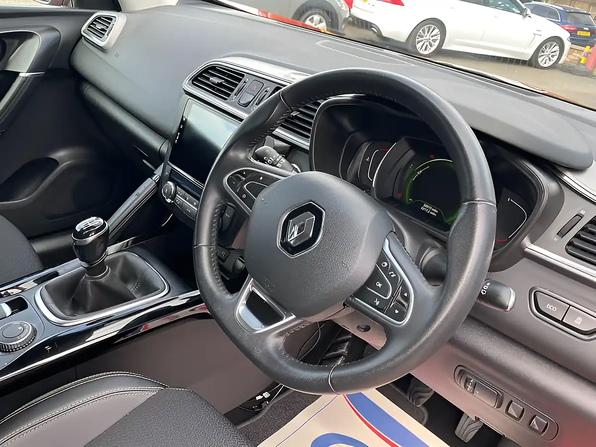 Used 2016 Renault Kadjar Dynamique S Nav Red - Interior and Exterior details 10