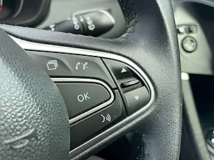 Used 2016 Renault Kadjar Dynamique S Nav Red - Interior and Exterior details 13