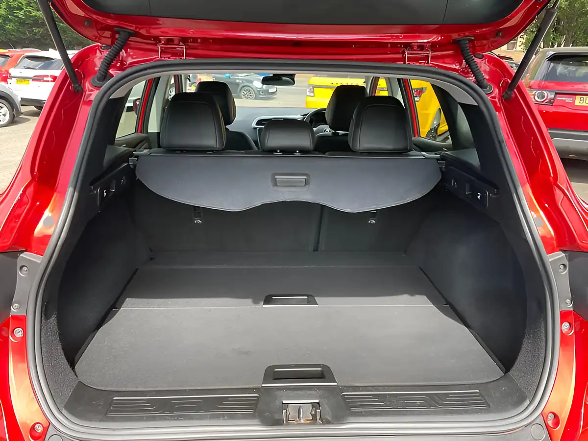 Used 2016 Renault Kadjar Dynamique S Nav Red - Interior and Exterior details 18