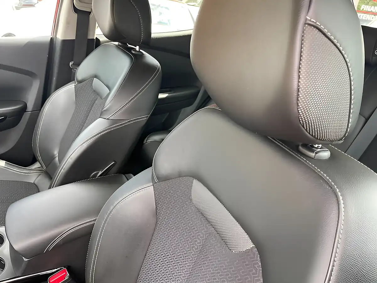 Used 2016 Renault Kadjar Dynamique S Nav Red - Interior and Exterior details 19