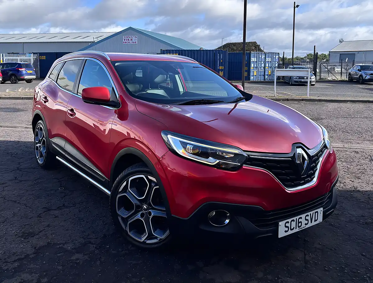 Used 2016 Renault Kadjar Dynamique S Nav Red - Front View