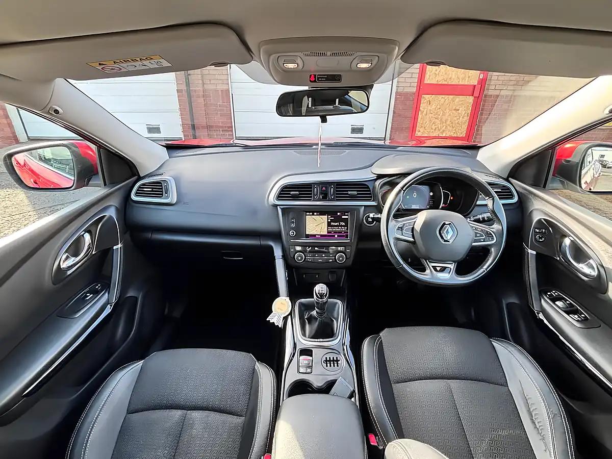 Used 2016 Renault Kadjar Dynamique S Nav Red - Interior and Exterior details 11