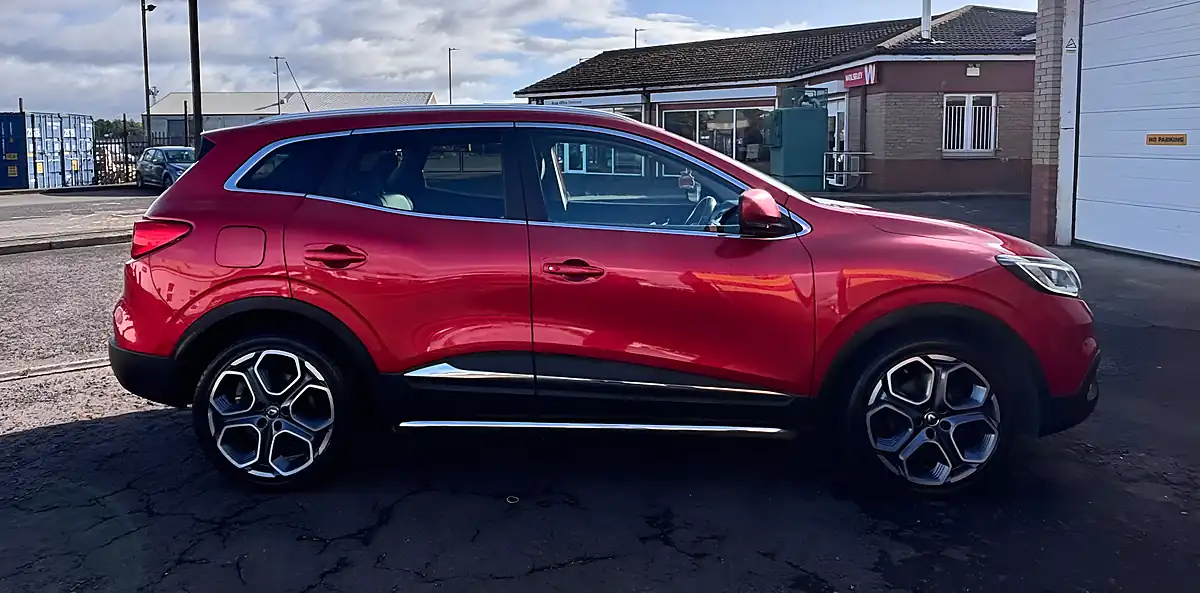 Used 2016 Renault Kadjar Dynamique S Nav Red - Interior and Exterior details 7
