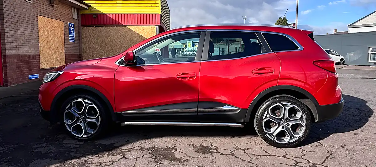 Used 2016 Renault Kadjar Dynamique S Nav Red - Interior and Exterior details 8