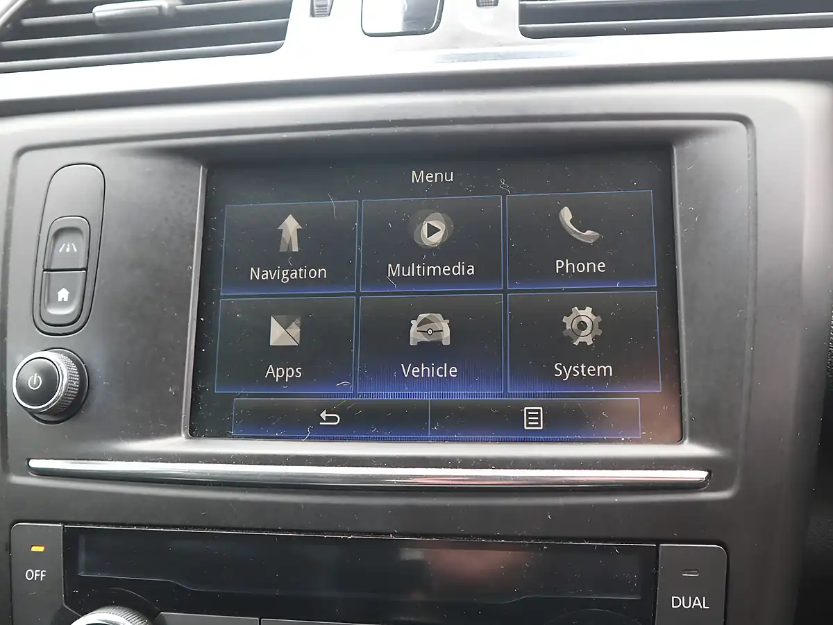 Used 2016 Renault Kadjar Dynamique S Nav Red - Interior and Exterior details 10