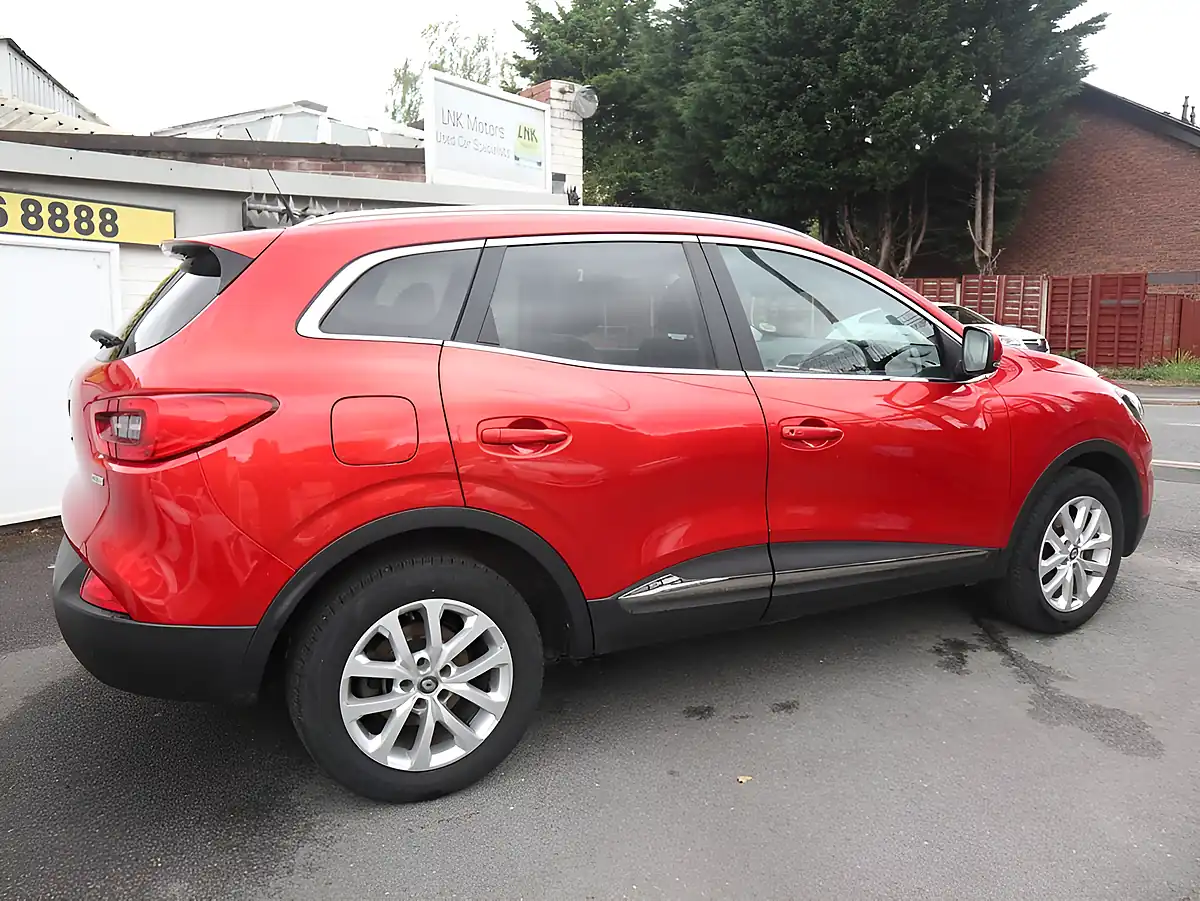 Used 2016 Renault Kadjar Dynamique S Nav Red - Interior and Exterior details 12