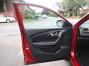 Used 2016 Renault Kadjar Dynamique S Nav Red - Interior and Exterior details 16