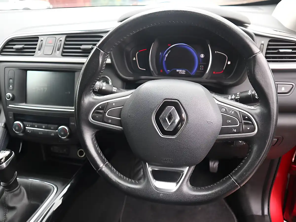 Used 2016 Renault Kadjar Dynamique S Nav Red - Interior and Exterior details 18