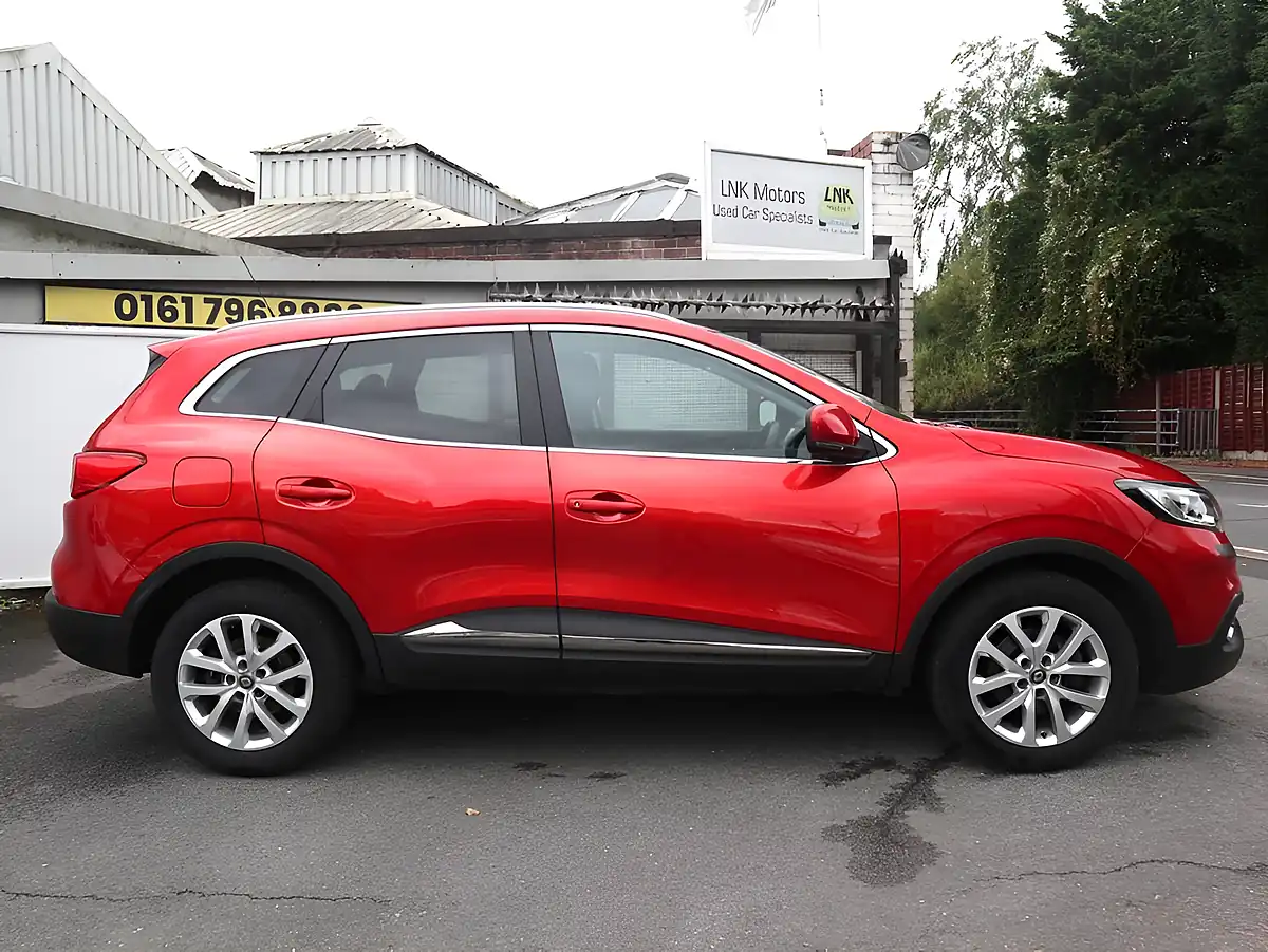 Used 2016 Renault Kadjar Dynamique S Nav Red - Interior and Exterior details 3