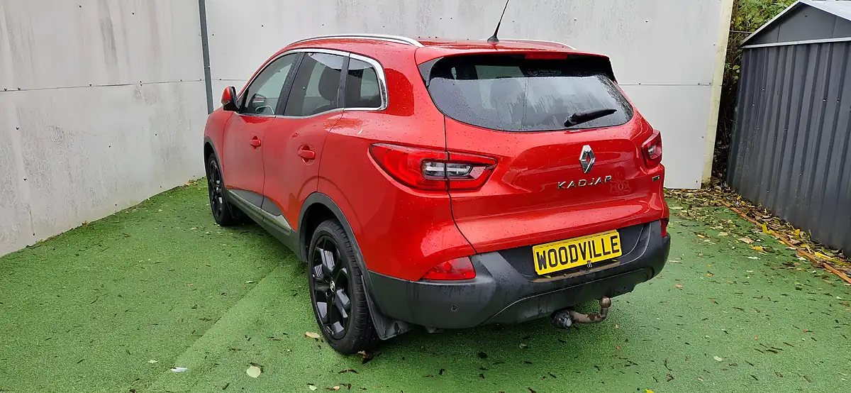 Used 2016 Renault Kadjar Dynamique S Nav Red - Interior and Exterior details 10