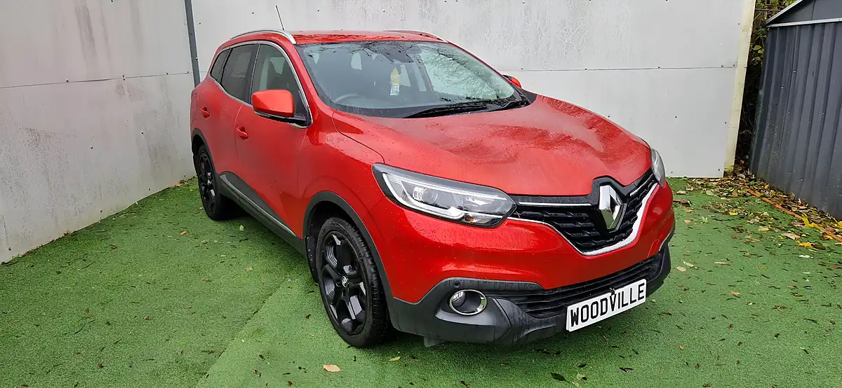 Used 2016 Renault Kadjar Dynamique S Nav Red - Interior and Exterior details 3
