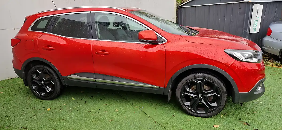 Used 2016 Renault Kadjar Dynamique S Nav Red - Interior and Exterior details 4