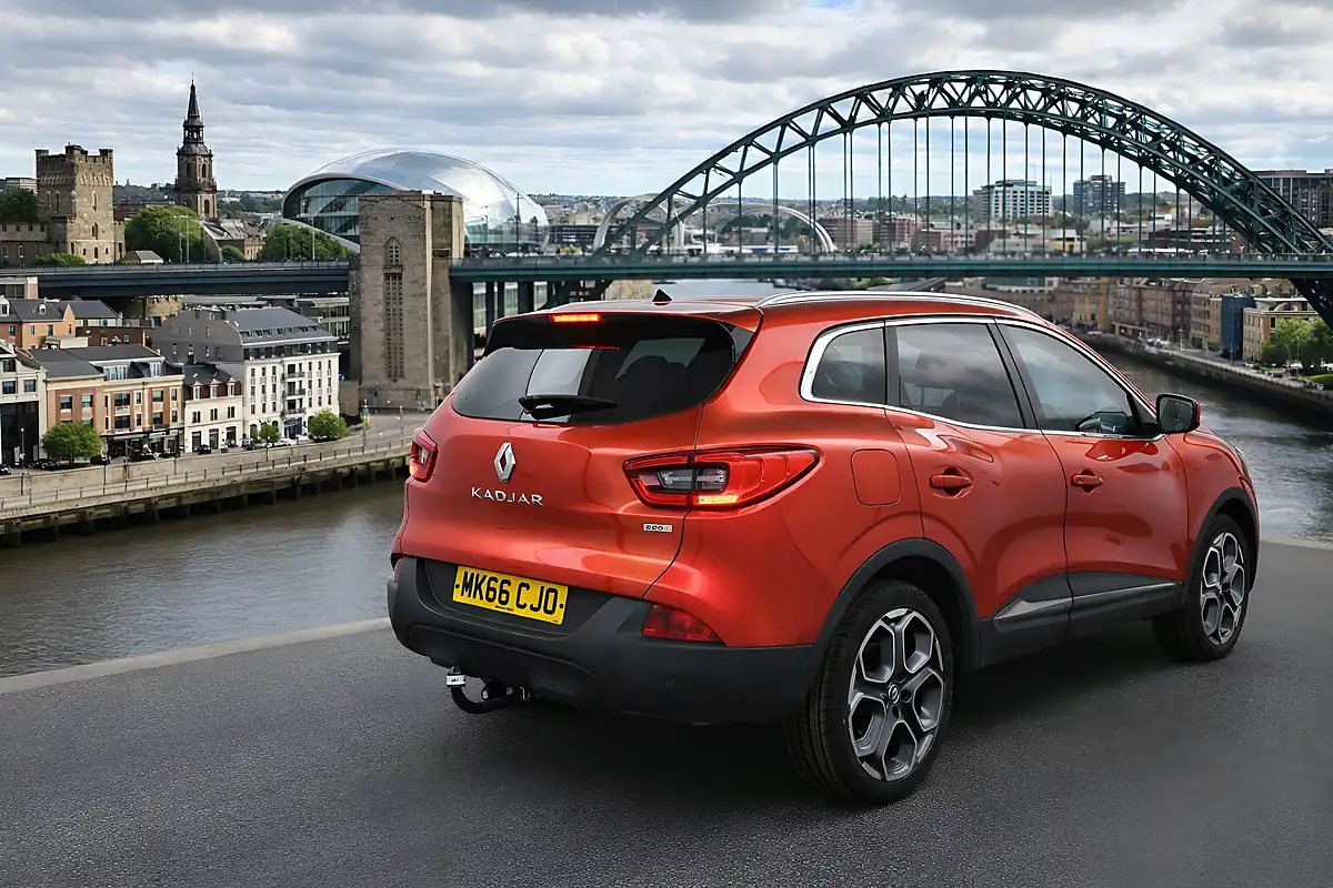 Used 2016 Renault Kadjar Dynamique S Nav Red - Interior and Exterior details 16