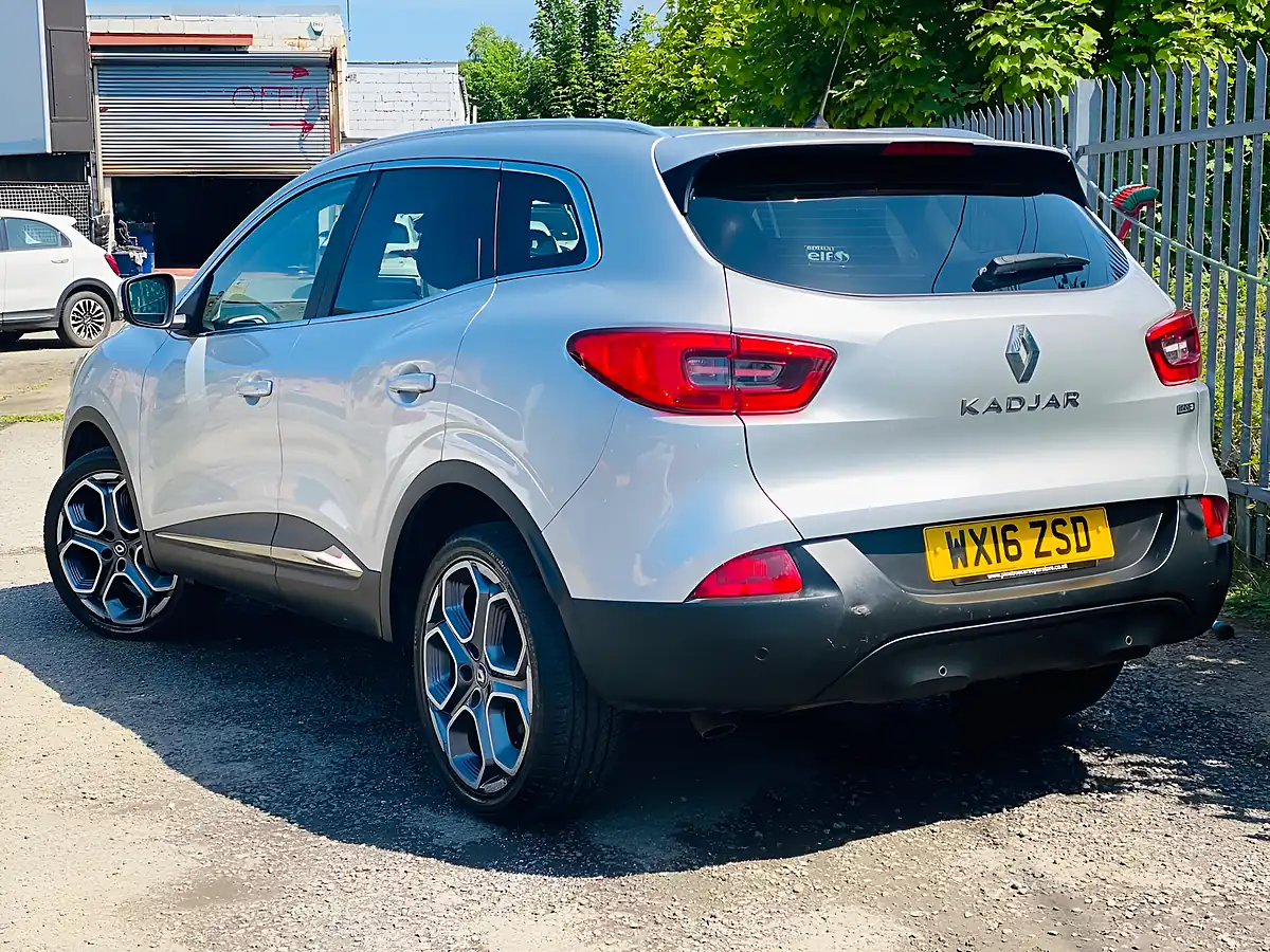 Used 2016 Renault Kadjar Dynamique S Nav Silver - Interior and Exterior details 8