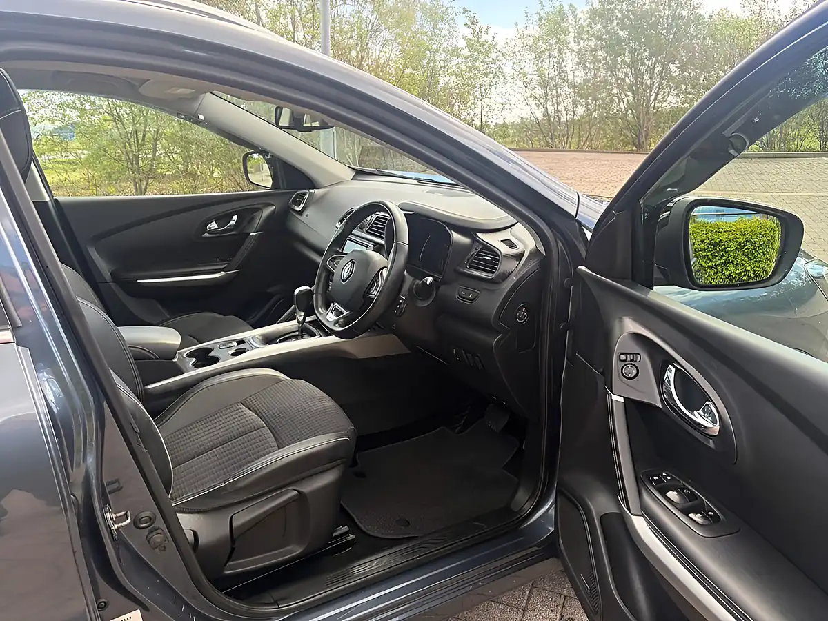 Used 2016 Renault Kadjar Grey - Interior and Exterior details 10