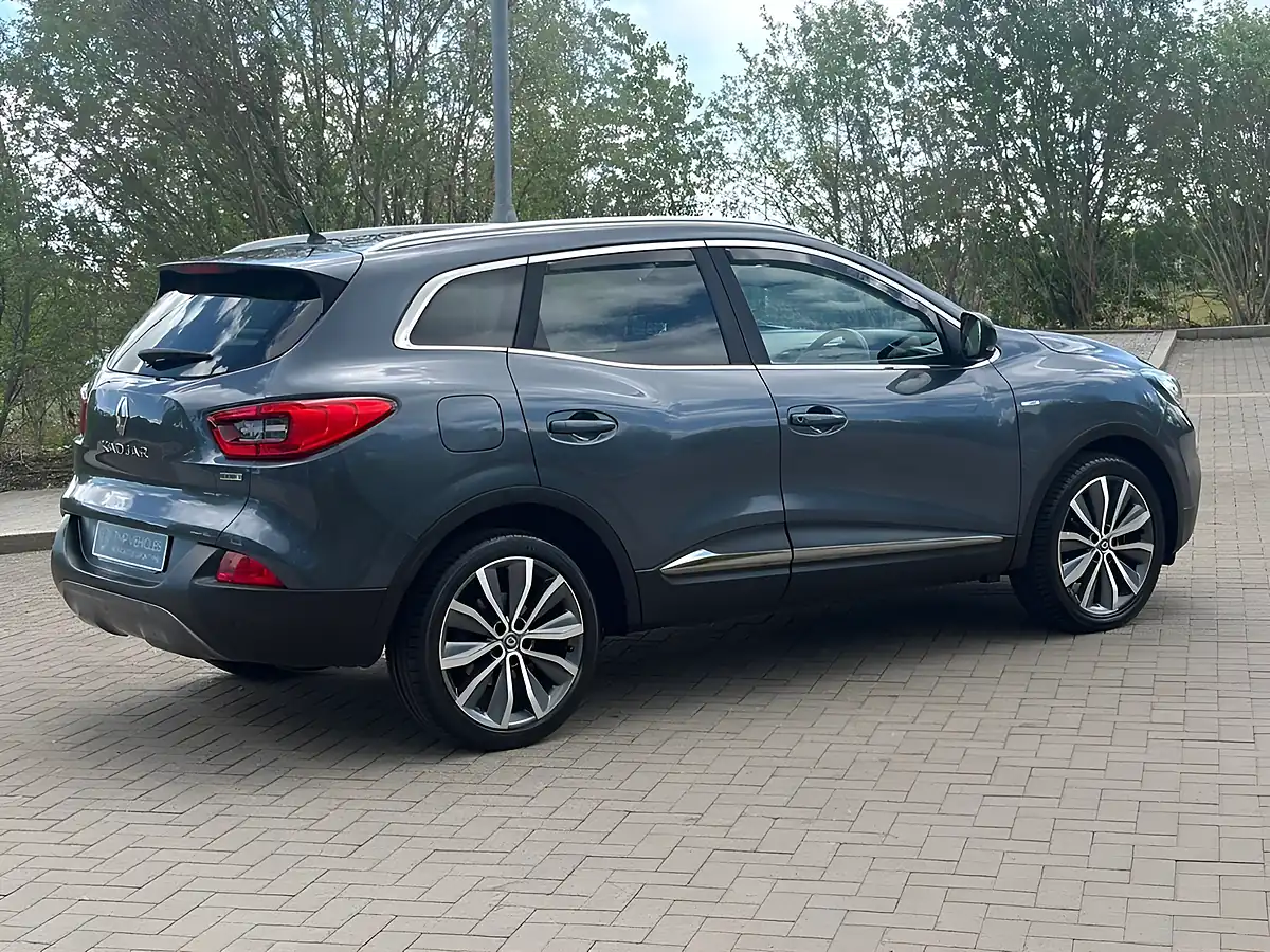 Used 2016 Renault Kadjar Grey - Interior and Exterior details 3